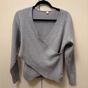 Grey knitted sweater with a twist! New, never worn. #sweater #greysweater
